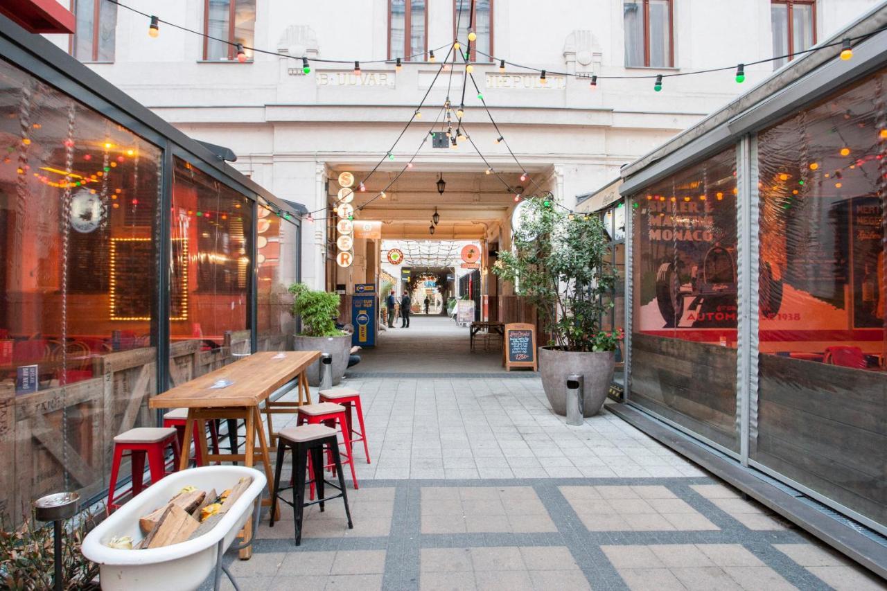 Inviting Flat In The Heart Of Town Apartment Budapest Exterior photo